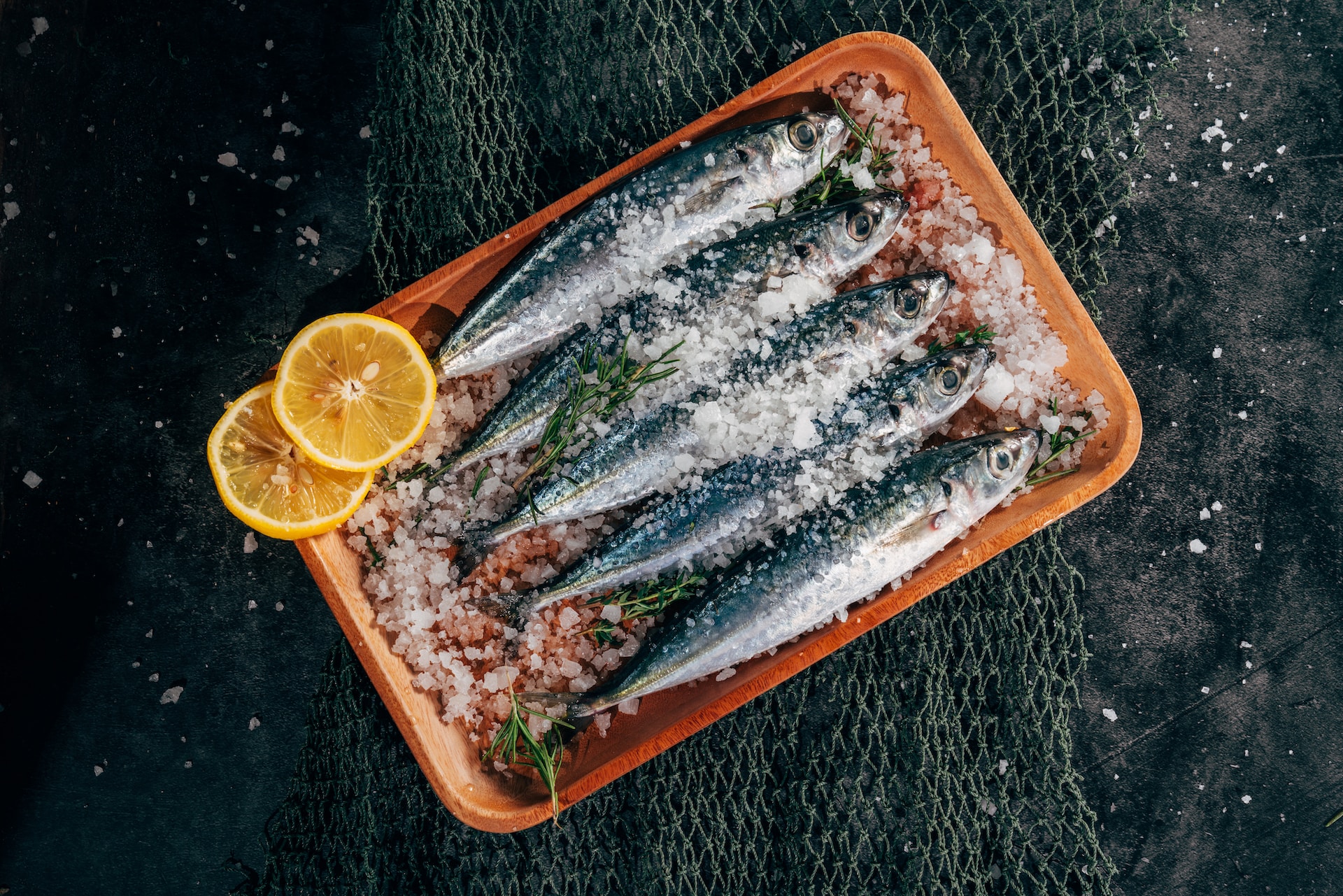 Mastering the Art of Freshness: 6 Ingenious Techniques to Preserve the Delight of Frozen Seafood